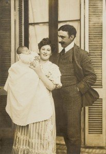 Leonor Fini and her parents in Argentine, 1907