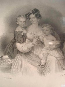 Sofia di Wittelsbach con i figli Francesco Giuseppe e Massimiliano